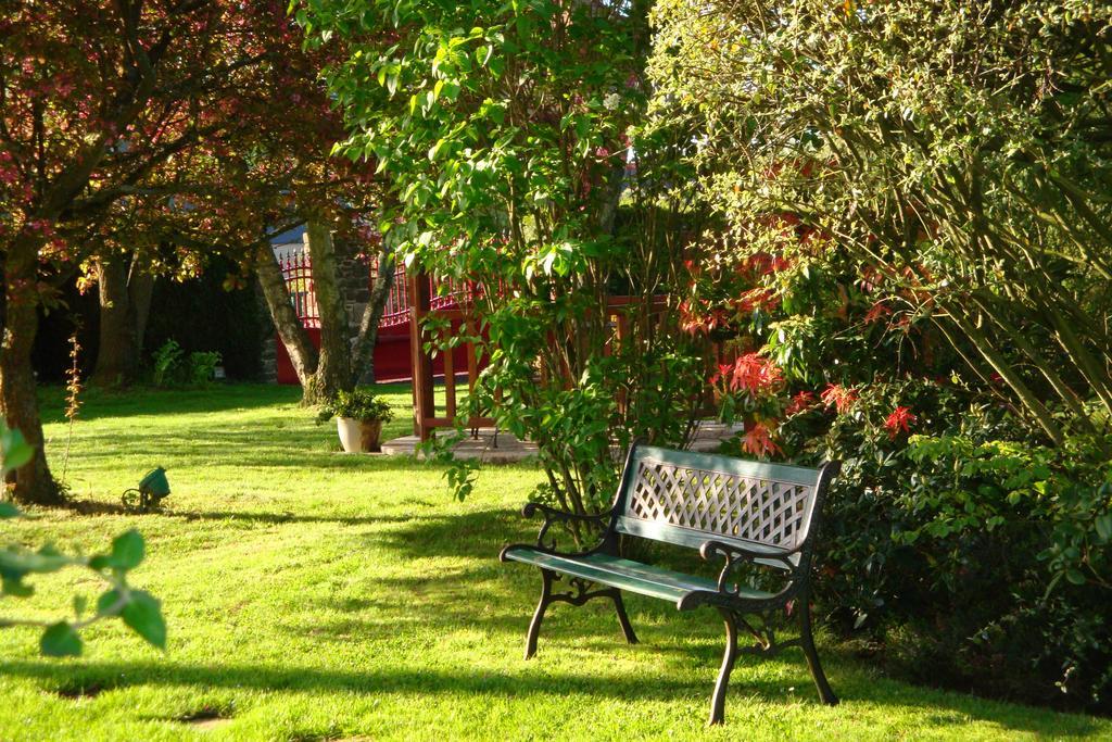 Bed and Breakfast Au Jardin D'Eloise Tremereuc Esterno foto