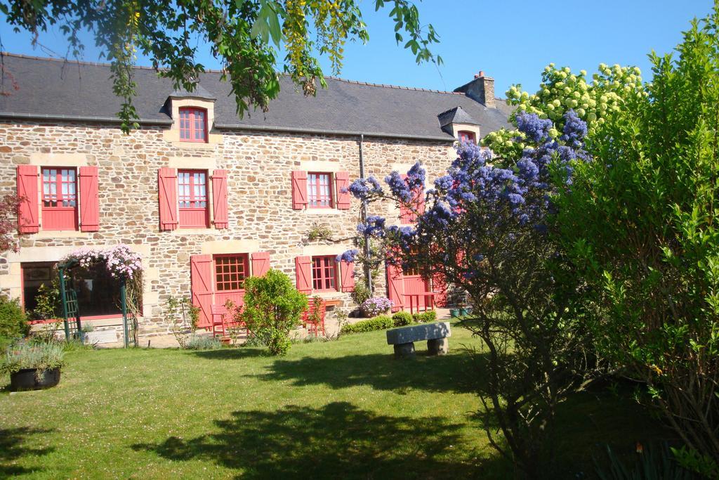 Bed and Breakfast Au Jardin D'Eloise Tremereuc Esterno foto