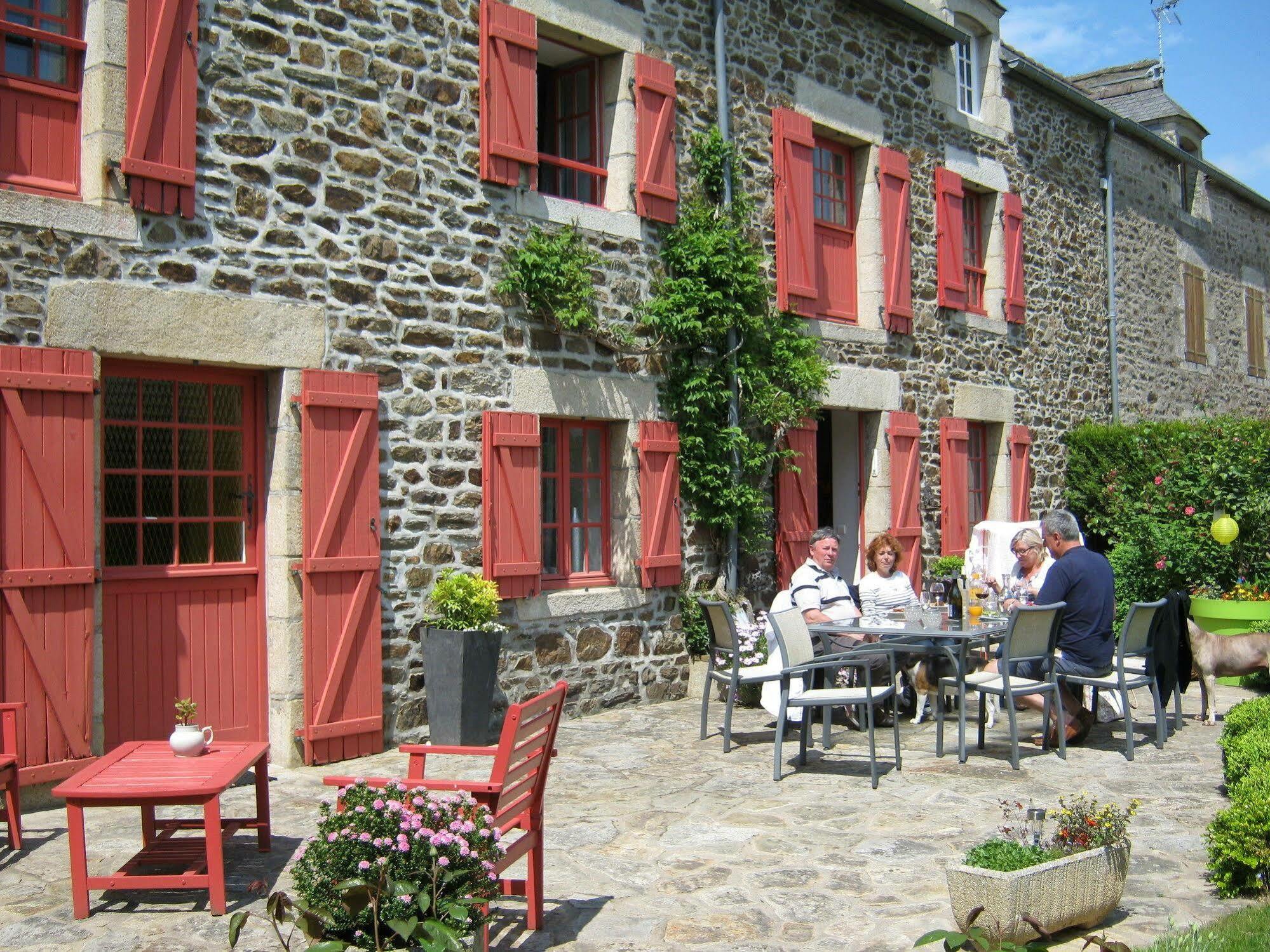 Bed and Breakfast Au Jardin D'Eloise Tremereuc Esterno foto